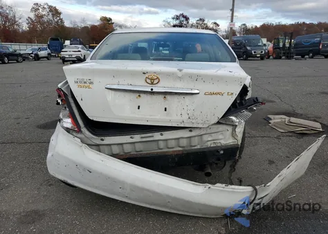 2004 Toyota Camry Le z USA, uszkodzony, nr VIN 4T1BE32KX4U369646